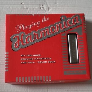 Playing the Harmonica Kit with Book